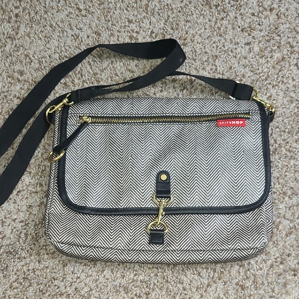 Skip Hop Black and White Women's Bag